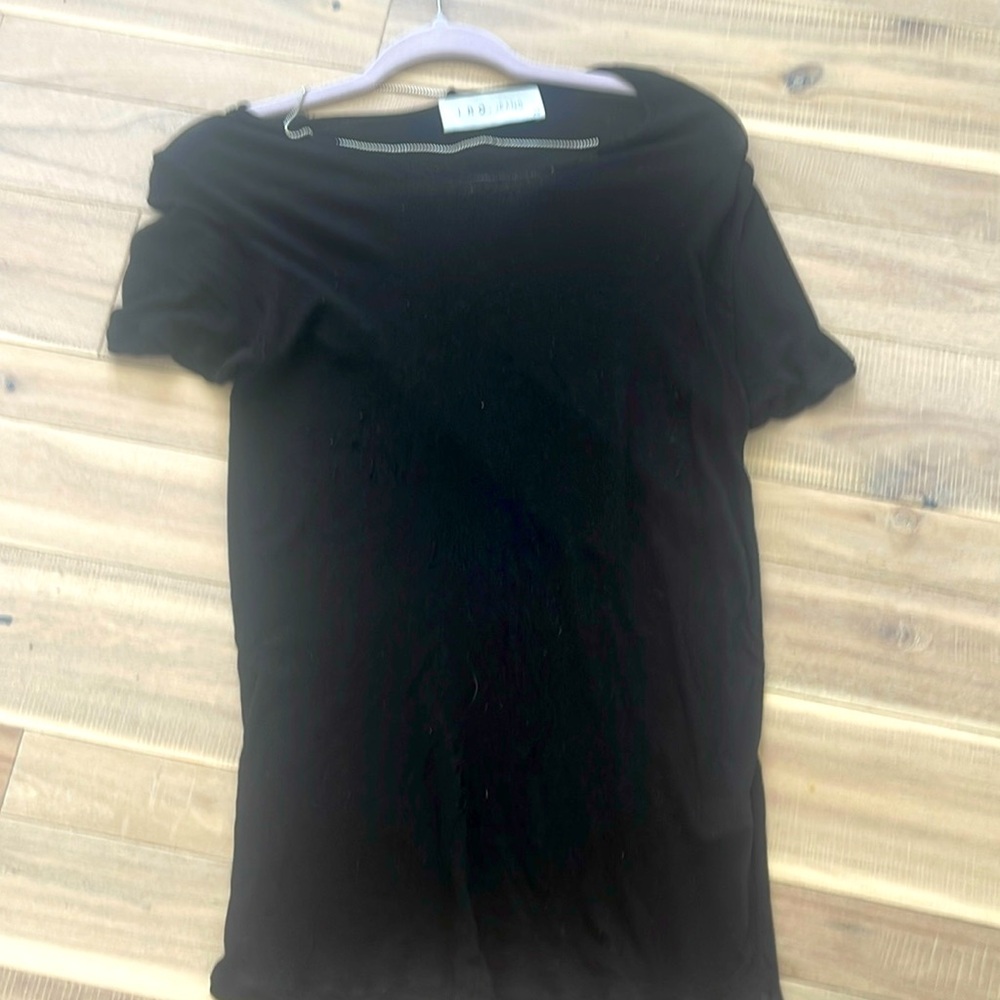 IRO JEANS Tee w/ Silver attached chain
